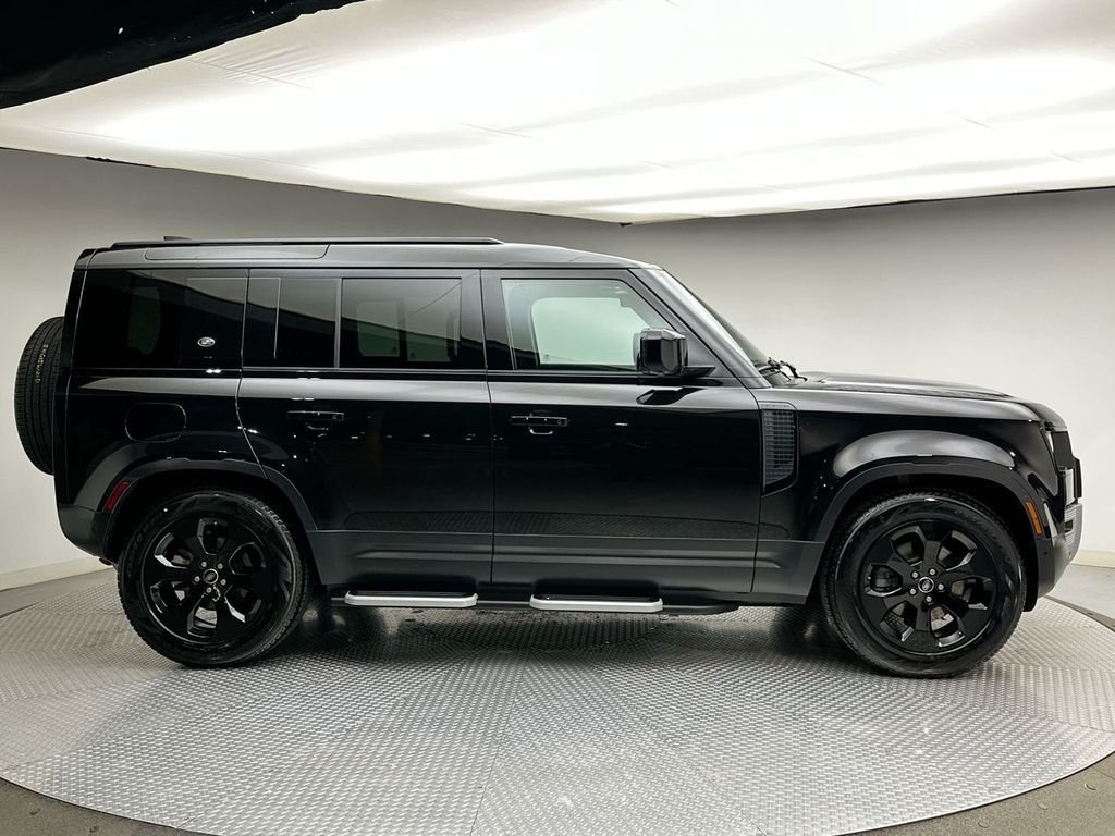 Used 2020 Santorini Black Metallic Land Rover S image 14