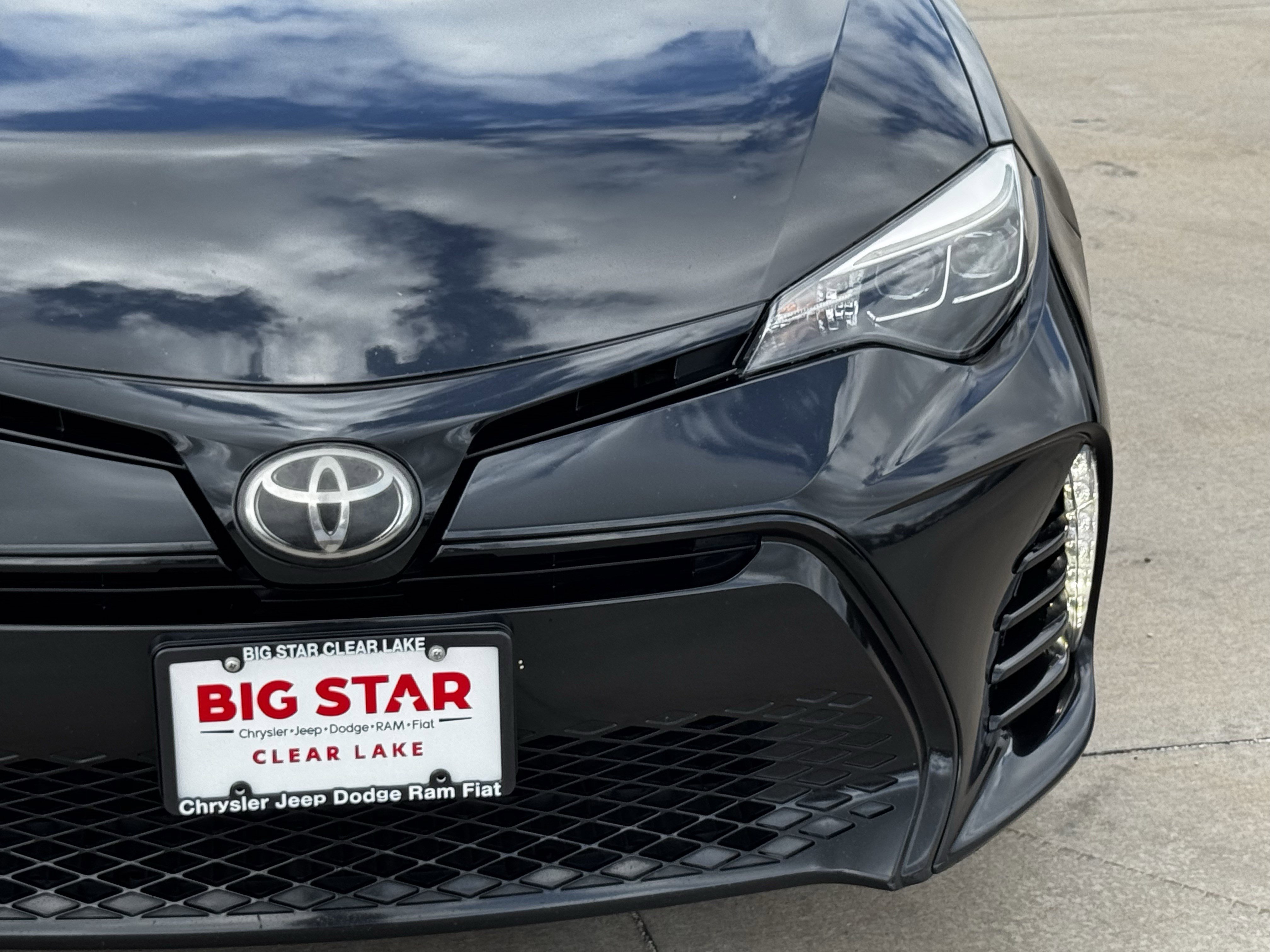 Used 2019 Black Sand Pearl Toyota L image 4