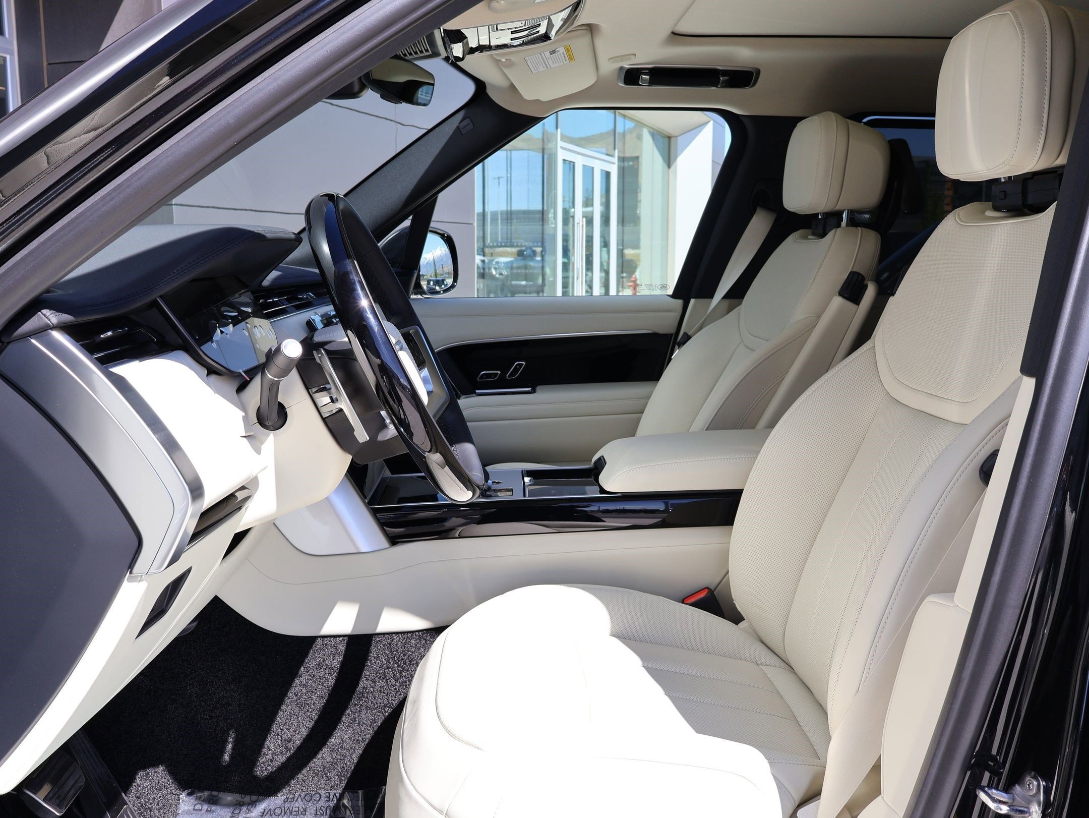 2026 Land Rover Range Rover SE - Photo 15