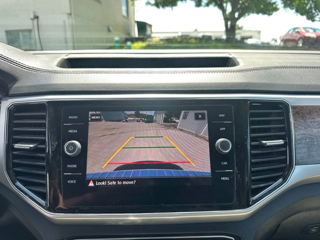 Used 2019  Volkswagen SEL Premium image 46