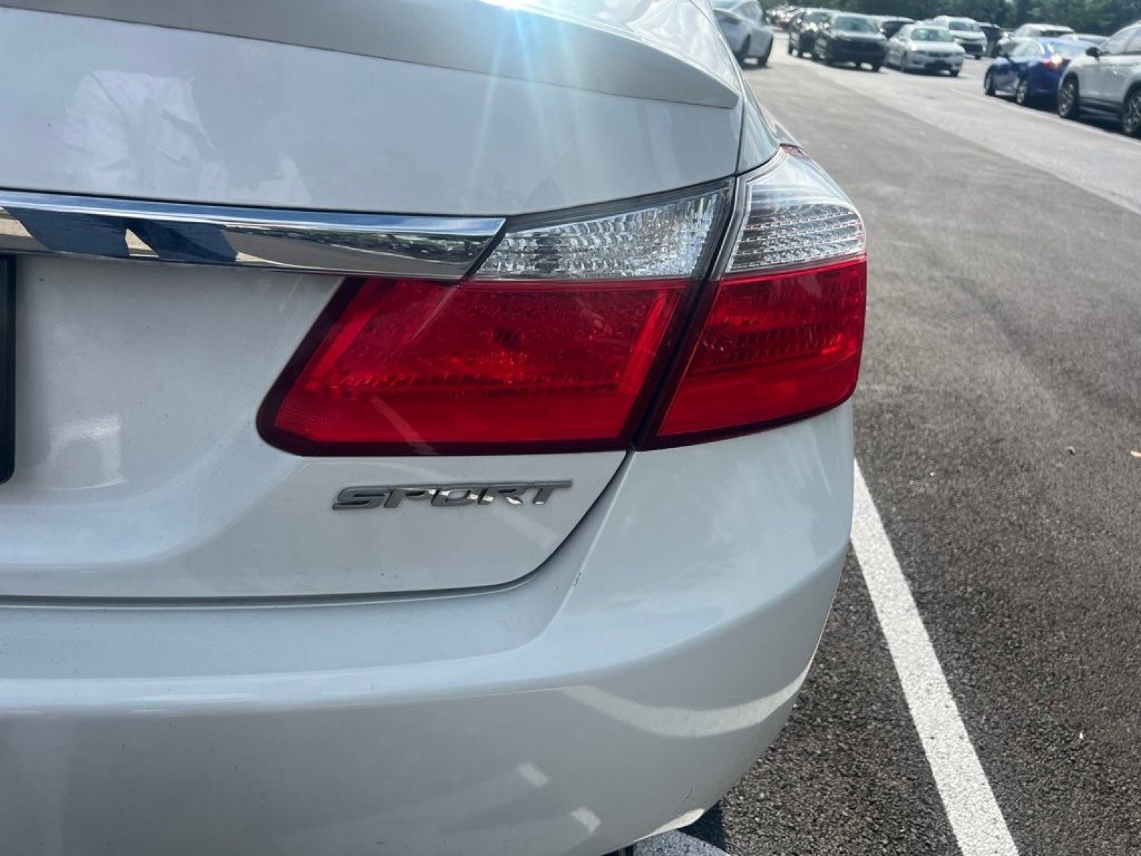 Used 2015 White Orchid Pearl Honda Sport image 6