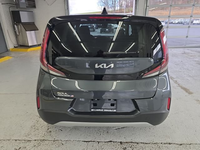 Used 2025  Kia LX image 4