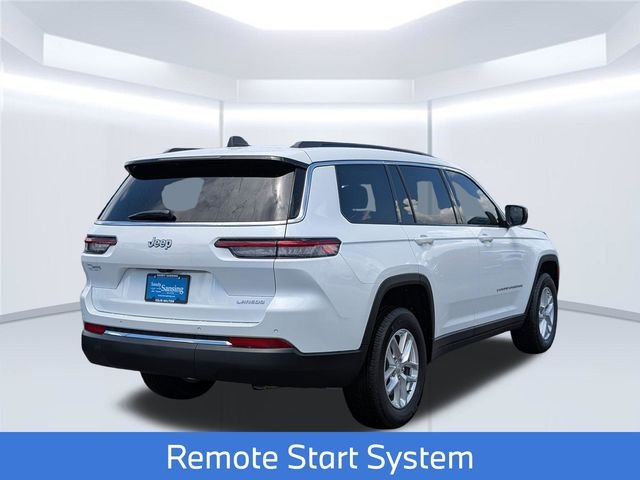 New 2026 Bright White Clear-Coat Exterior Paint Jeep Laredo X image 6