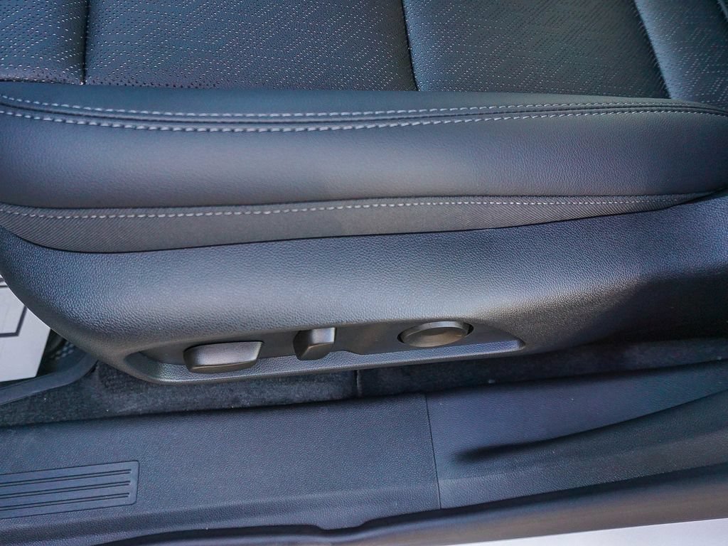 2027 Chevrolet Equinox LT - Photo 19