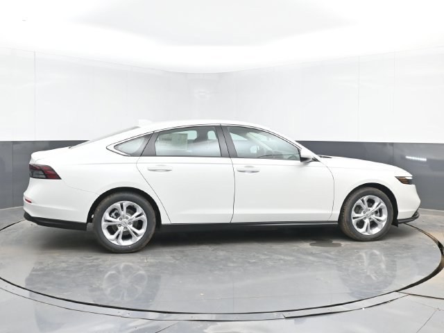 New 2026 Platinum White Pearl Honda LX image 4