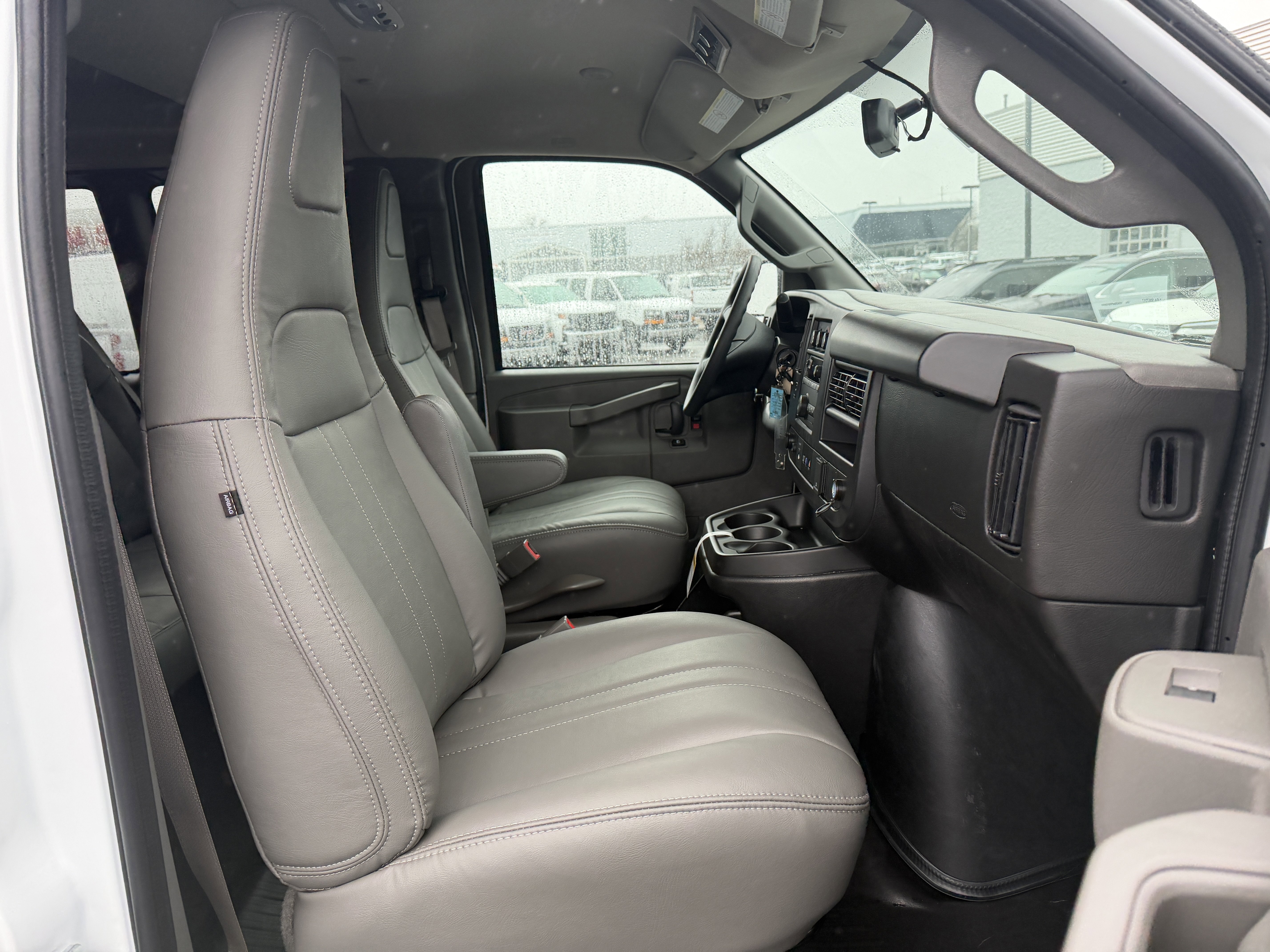 New 2025 Summit White Chevrolet 1LS image 20