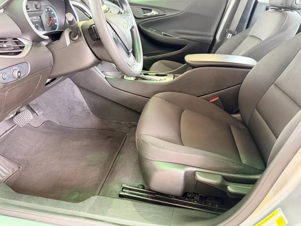 Used 2025 Gray Chevrolet LT image 13