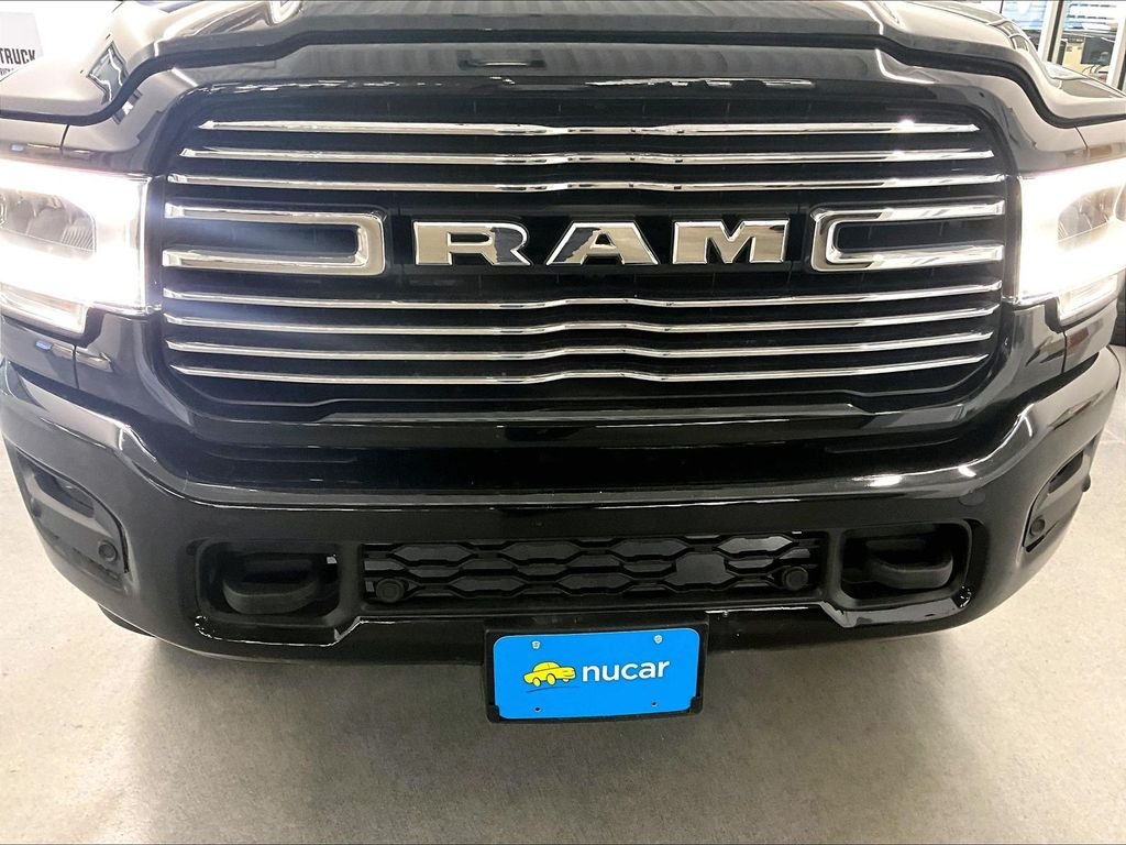 Used 2022 Diamond Black Crystal Pearlcoat Ram Laramie image 31