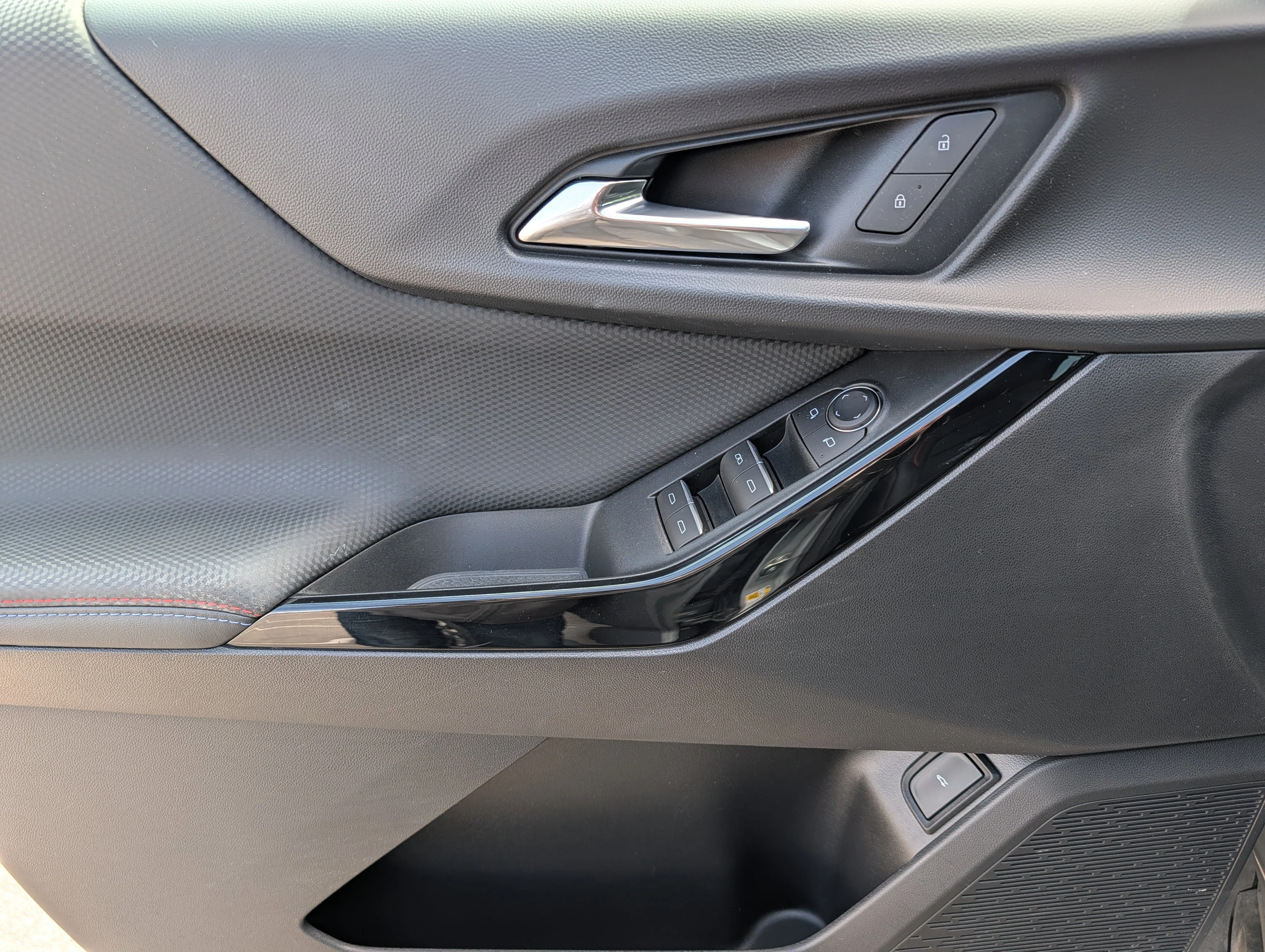 Used 2025 Sterling Gray Metallic Chevrolet AWD RS image 19