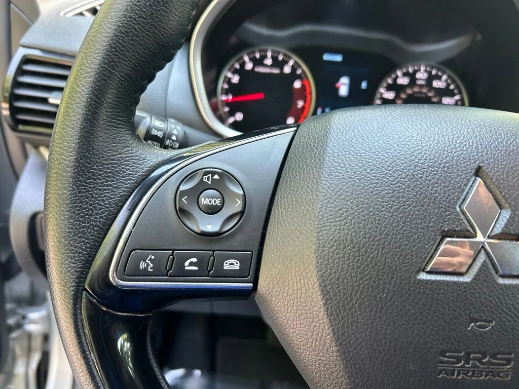 Used 2024 Silver Mitsubishi SE image 22