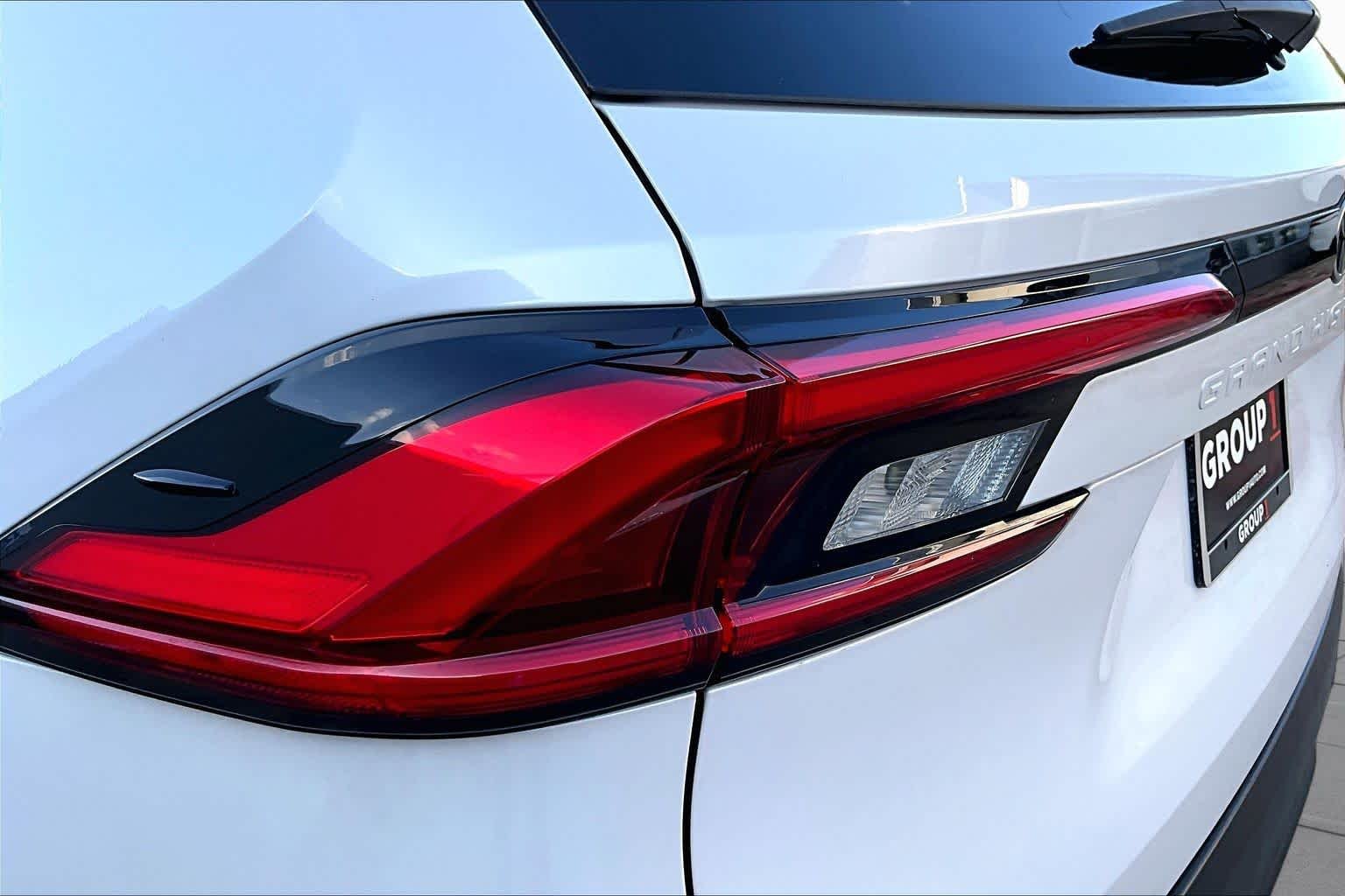 Used 2024 Wind Chill Pearl Toyota XLE image 27