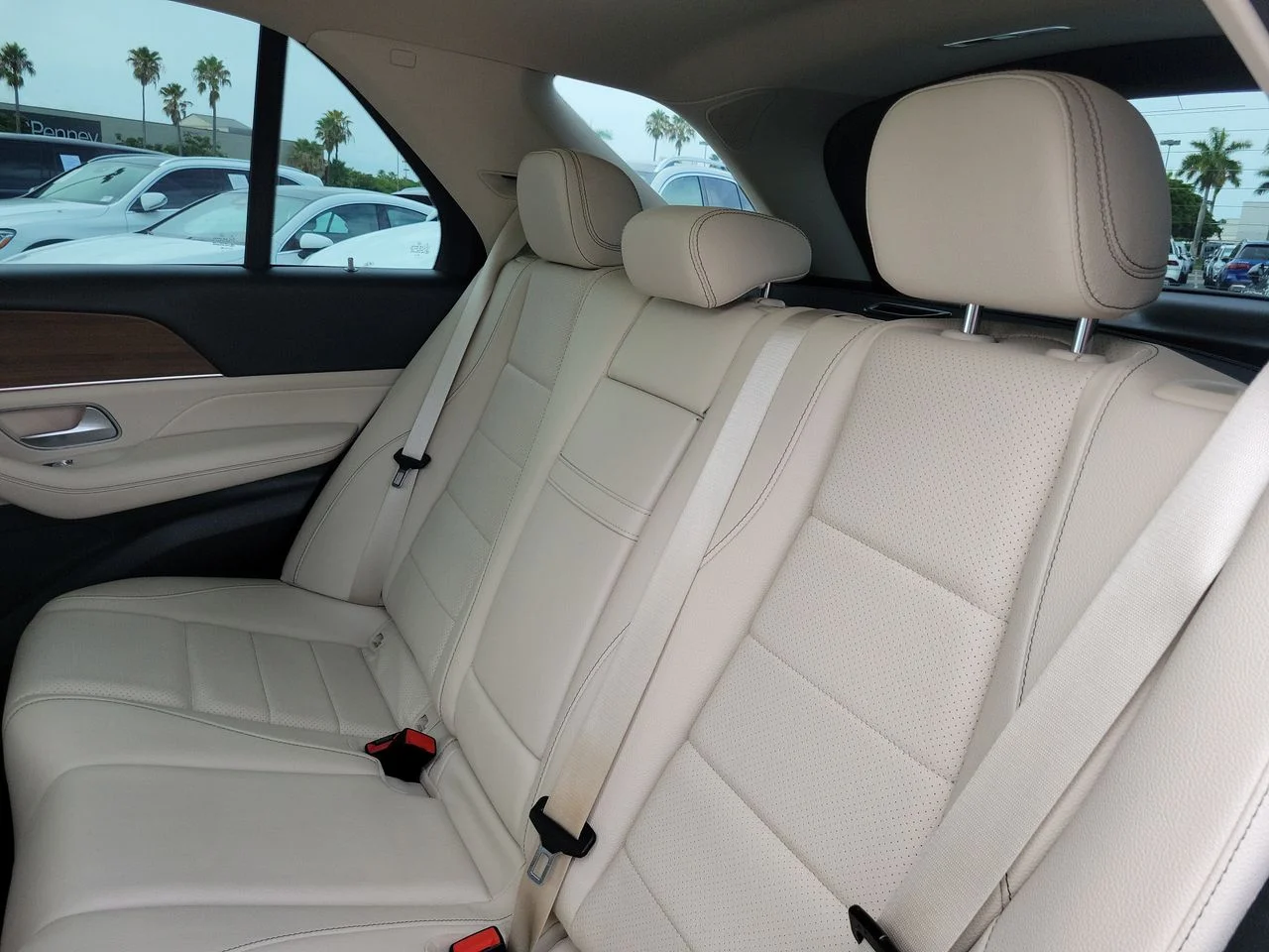 Certified Used 2023  Mercedes-Benz GLE 350 image 13