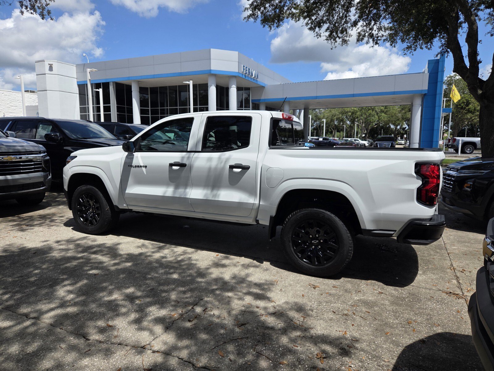 New 2026 Summit White Chevrolet WT image 5