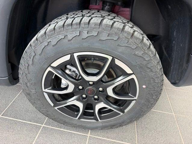 Used 2025 Red Jeep  image 6