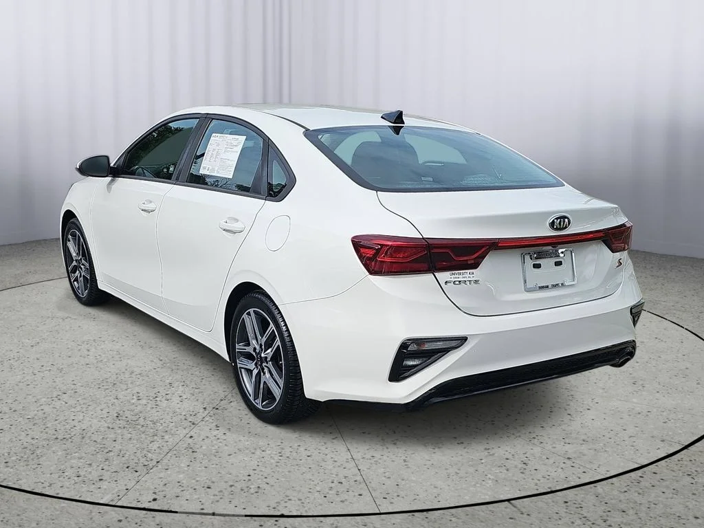 Used 2019 White Kia S image 5