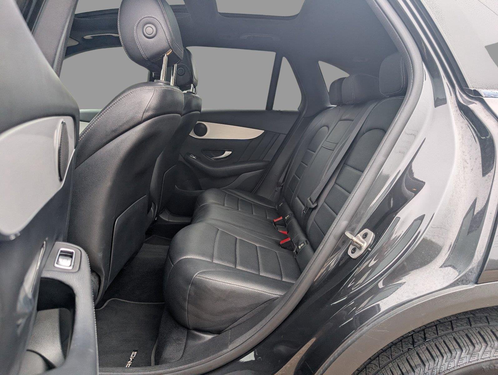 Used 2022 Graphite Grey Metallic Mercedes-Benz GLC 300 image 17