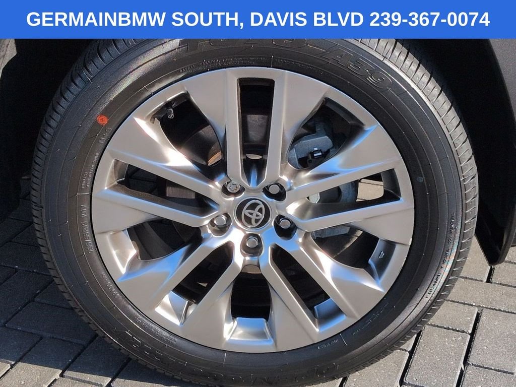 Used 2021 Lunar Toyota XLE Premium image 12