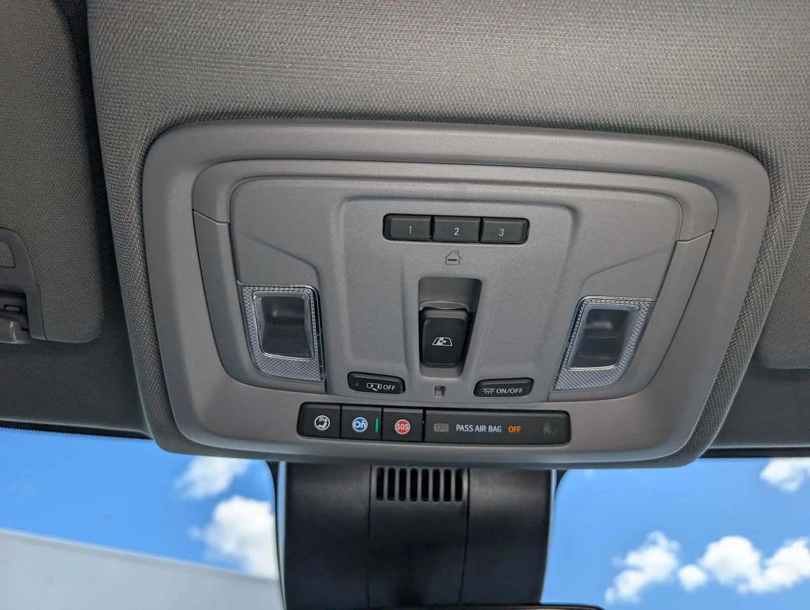 New 2026 Sterling Metallic GMC Elevation image 30