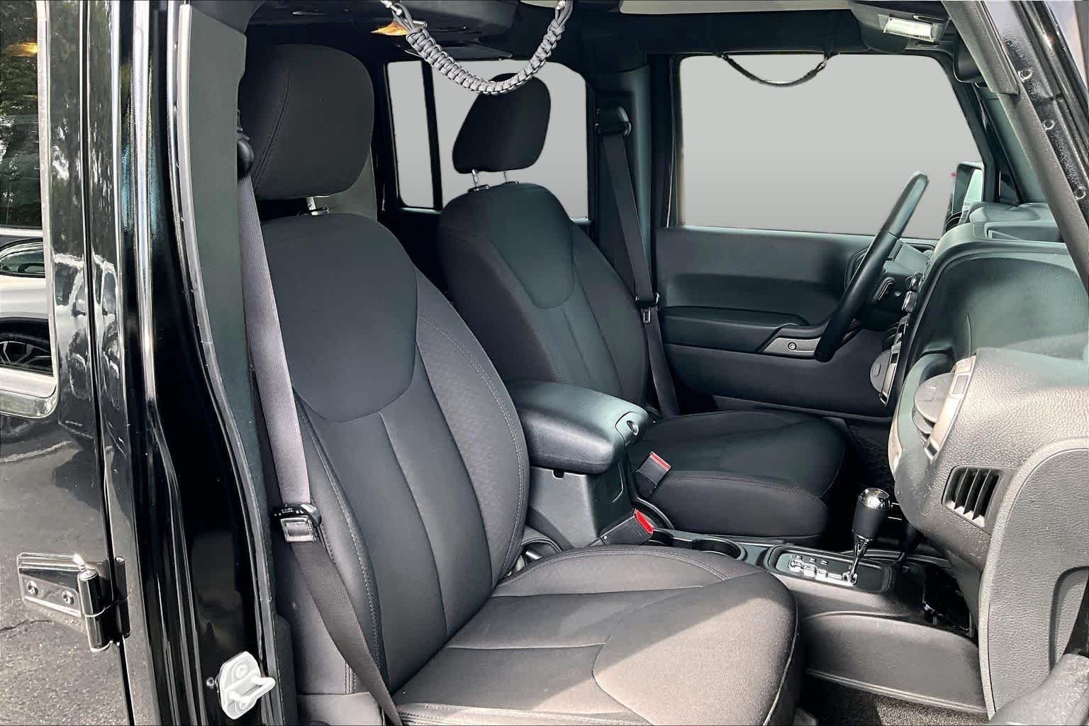Used 2016 Black Clearcoat Jeep Sport image 9