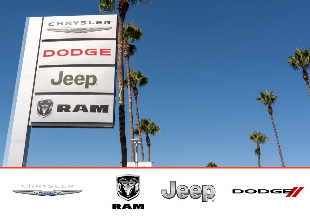Used 2014 Blue Metallic Ford SE image 8