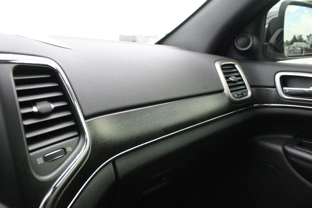 Used 2018 Silver Jeep Limited image 20