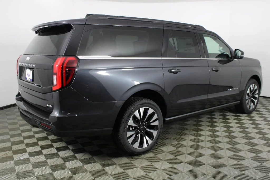 New 2027 Dark Matter Gray Metallic Ford Platinum image 5
