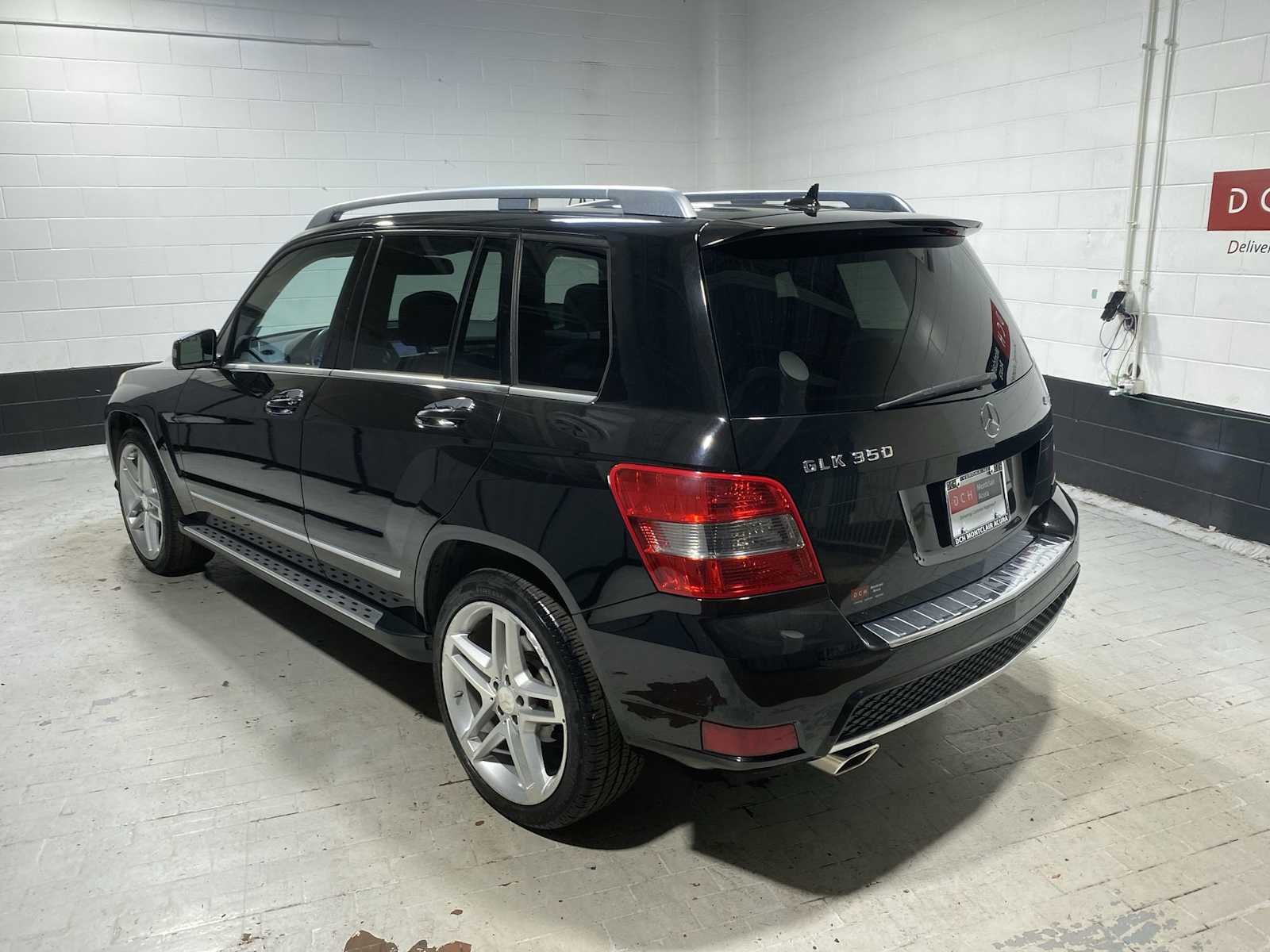 Used 2010 Black Mercedes-Benz GLK 350 image 4