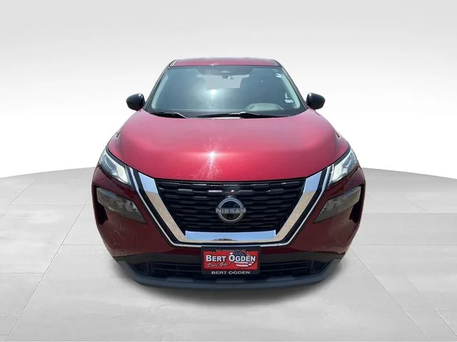 Used 2023 Red Nissan S image 2