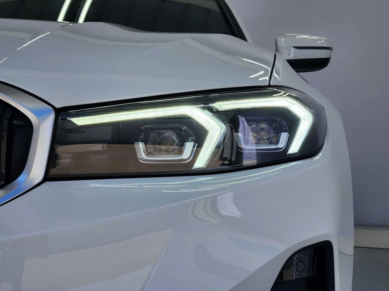 Certified Used 2025 Alpine White BMW 330i xDrive image 5