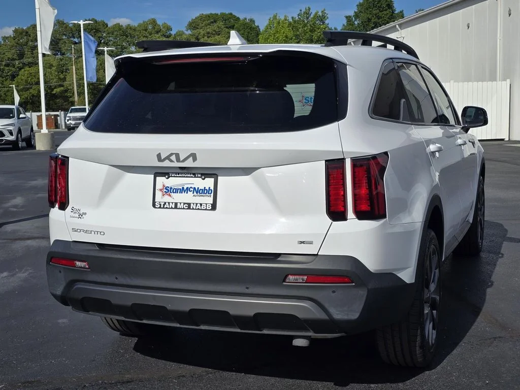Used 2023 Glacial White Pearl Kia X-Line EX image 7