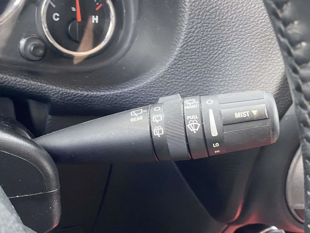 Used 2015 Red Jeep Sport image 29