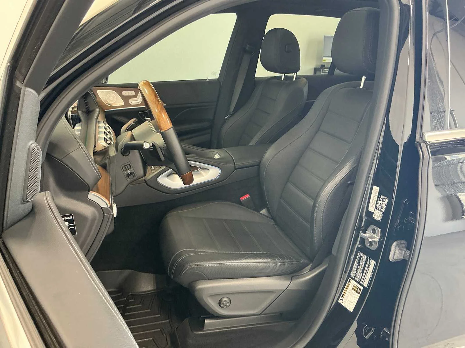 Certified Used 2022  Mercedes-Benz GLE 450 image 12