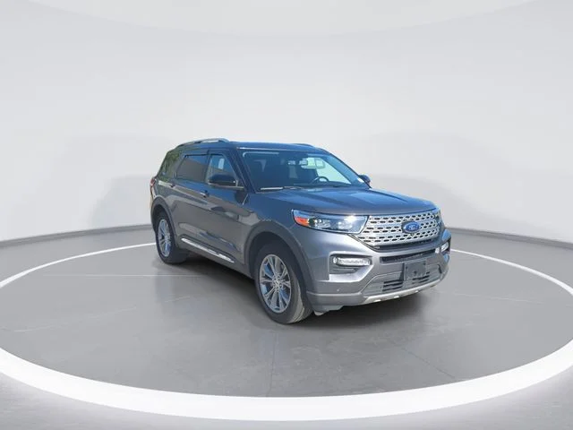 Used 2022 Gray Ford Limited image 2