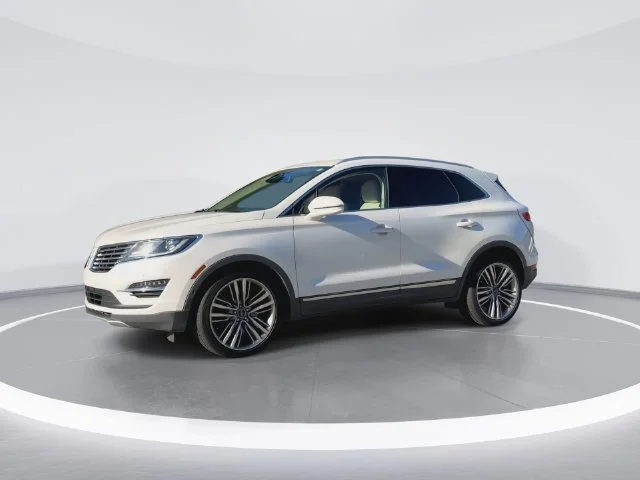 Used 2016 White Lincoln Reserve image 4