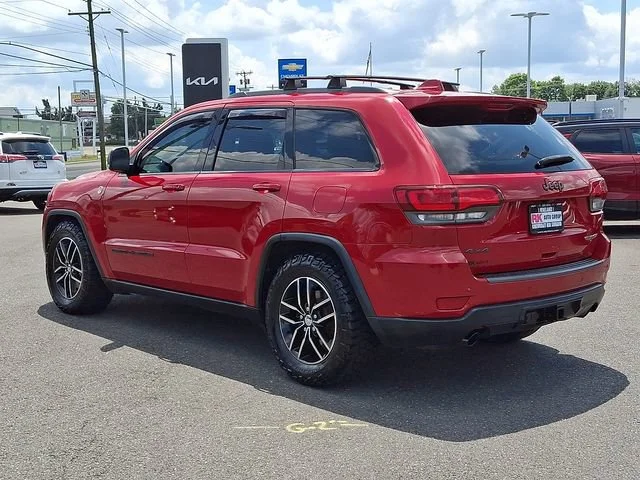 Used 2017 Red Jeep Trailhawk image 5