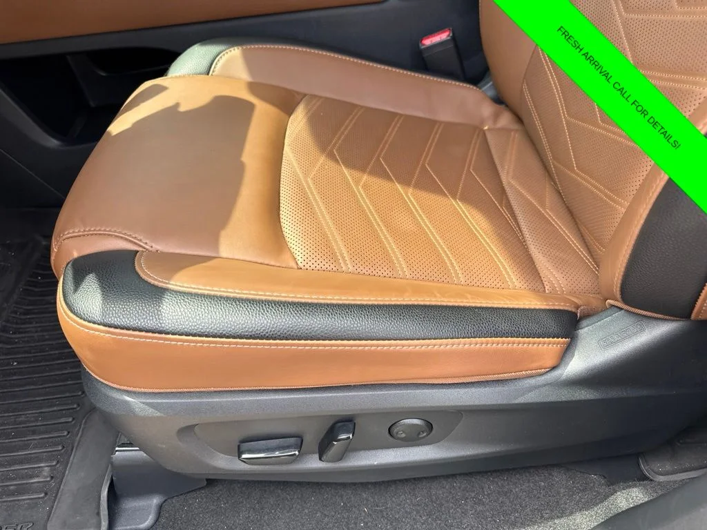 Used 2025 Boulder Gray Nissan Platinum image 20