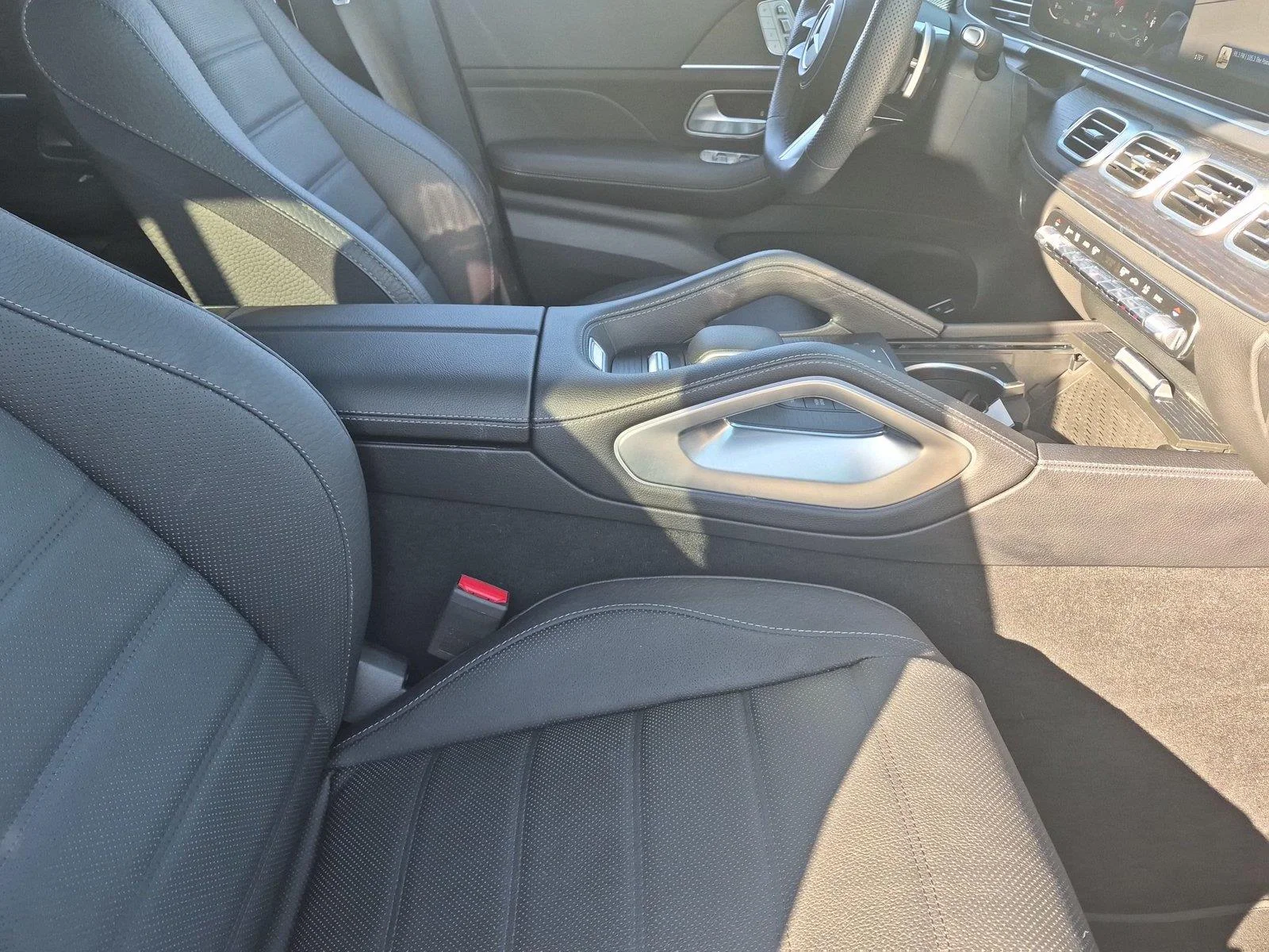 Used 2024 Black Mercedes-Benz GLS 450 image 38