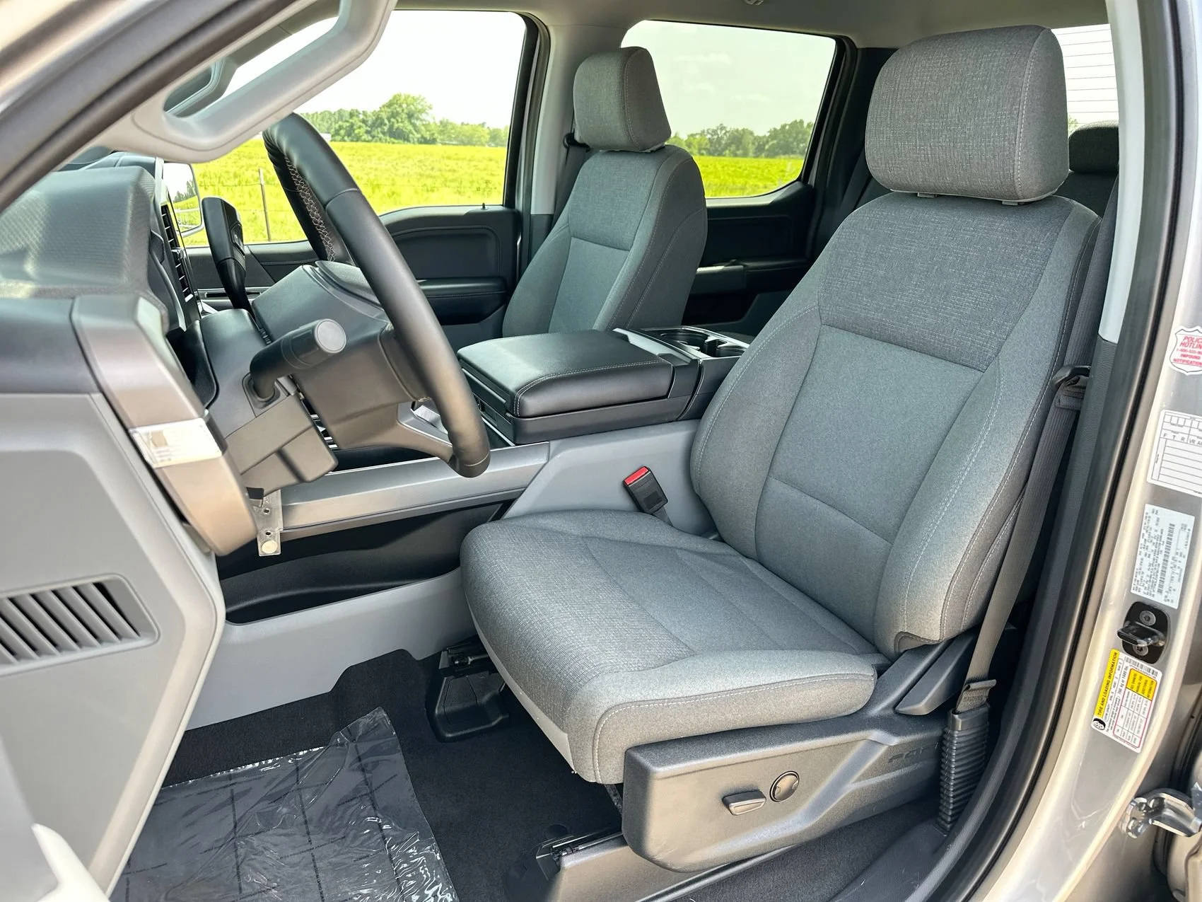 Used 2025 Silver Metallic Ford XLT image 11