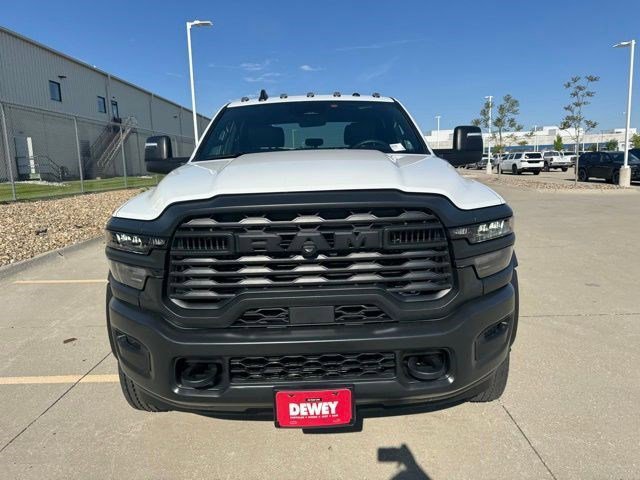 New 2026 Bright White Clear-Coat Exterior Paint RAM Tradesman image 2