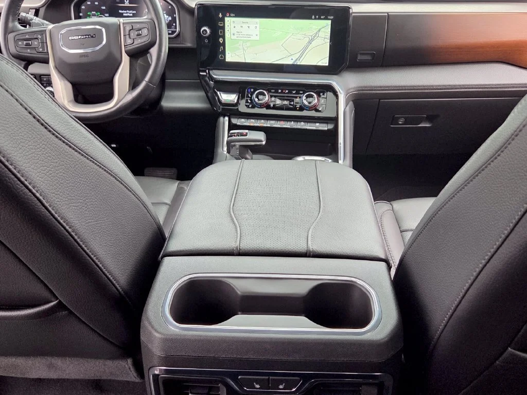 Used 2024 Onyx Black GMC Denali image 8
