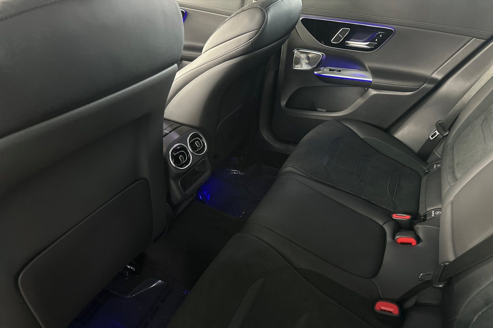 2025 Mercedes-Benz GLC AMG GLC63 S - Photo 7