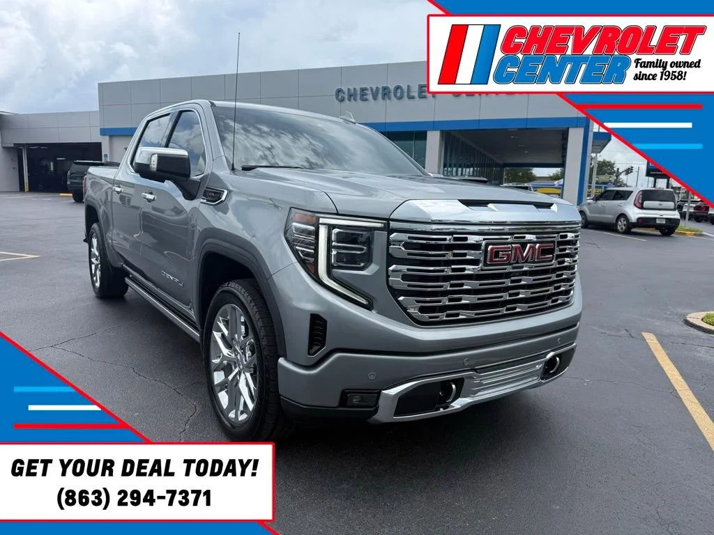 2023 GMC Sierra 4WD Crew Cab Short Box Denali's photo