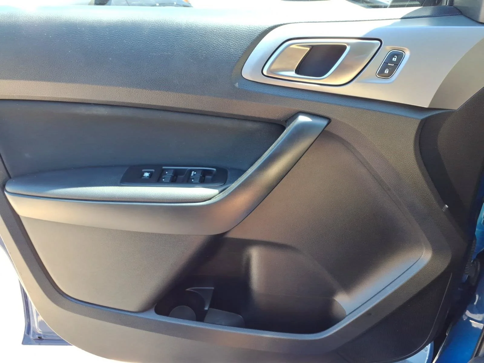 Used 2020 Lightning Blue Metallic Ford XLT image 24