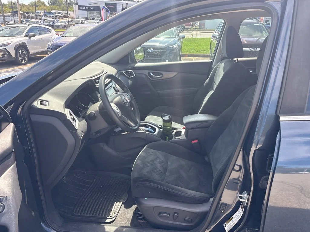 Used 2016 Blue Nissan SV image 14