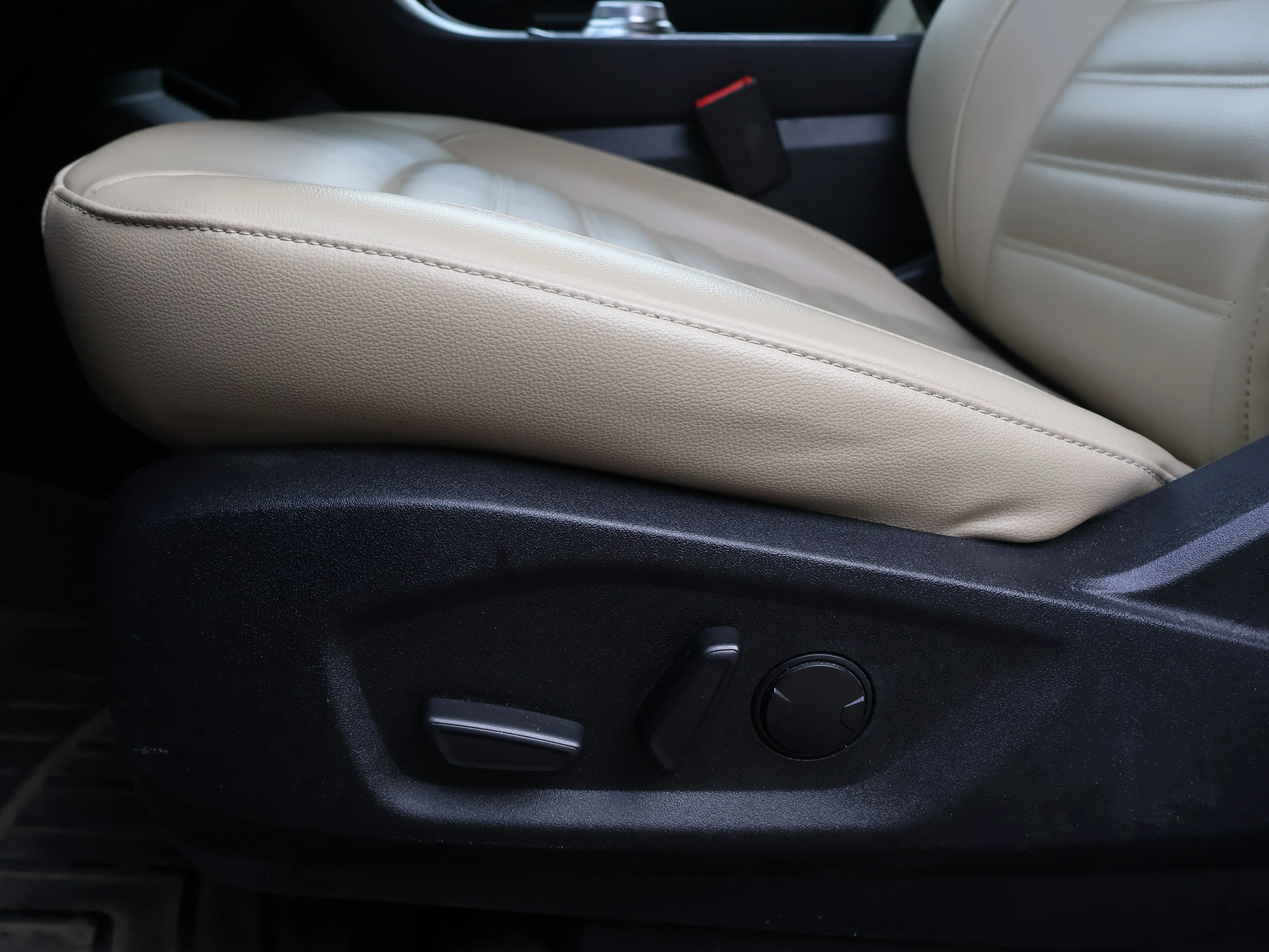 Used 2022 Stone Blue Metallic Ford SEL image 13