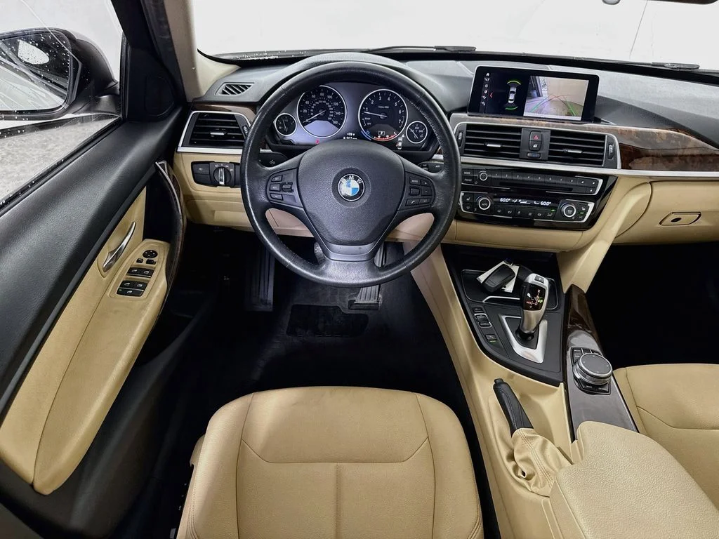Used 2018 Mineral White Metallic BMW 320i xDrive image 23
