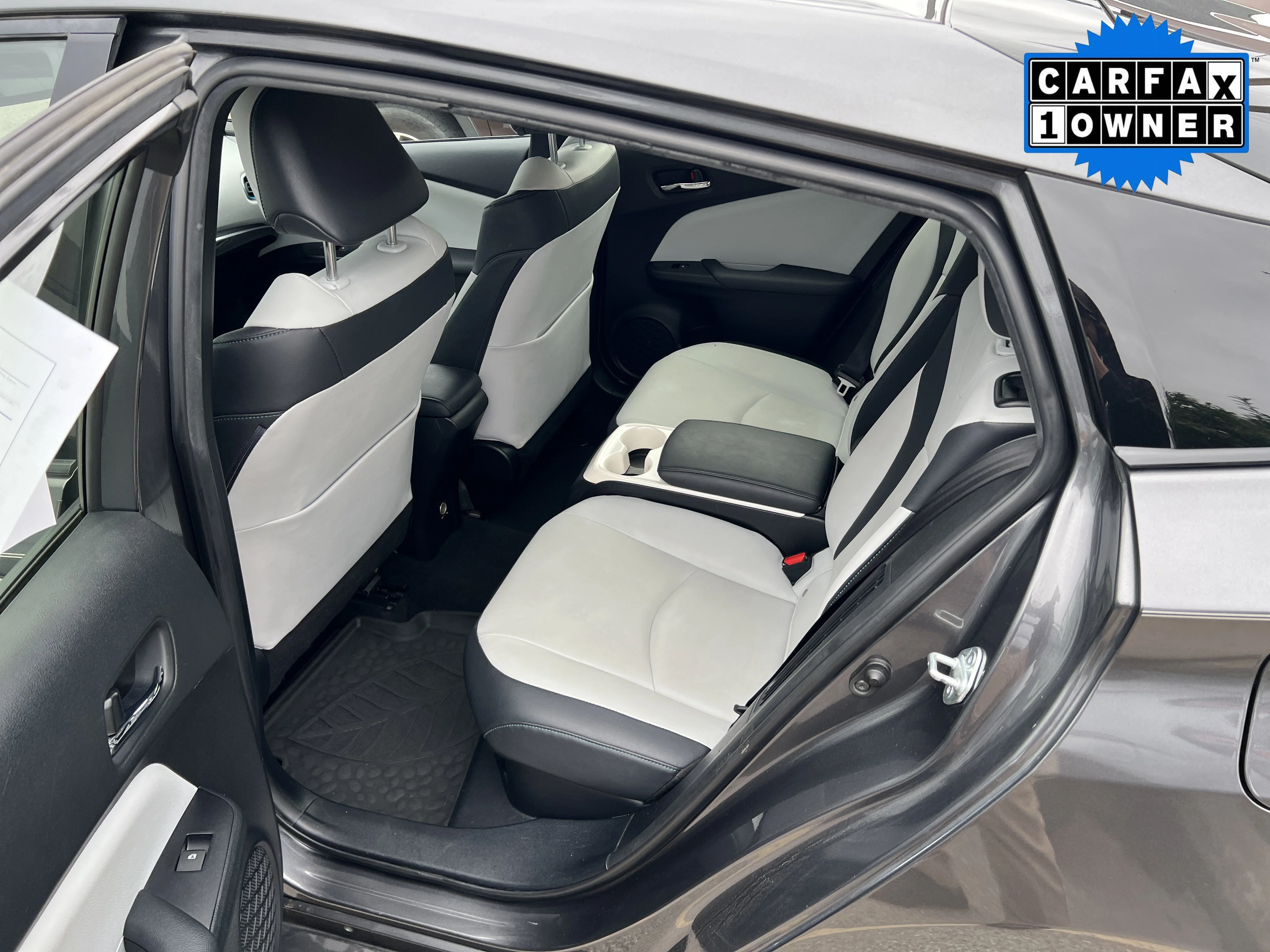 Used 2017 Magnetic Gray Metallic Toyota Advanced image 10