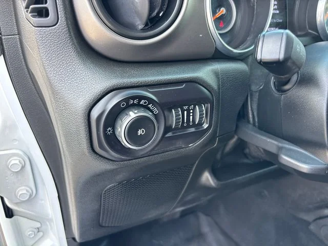 Used 2018 White Jeep Unlimited Sport S image 15