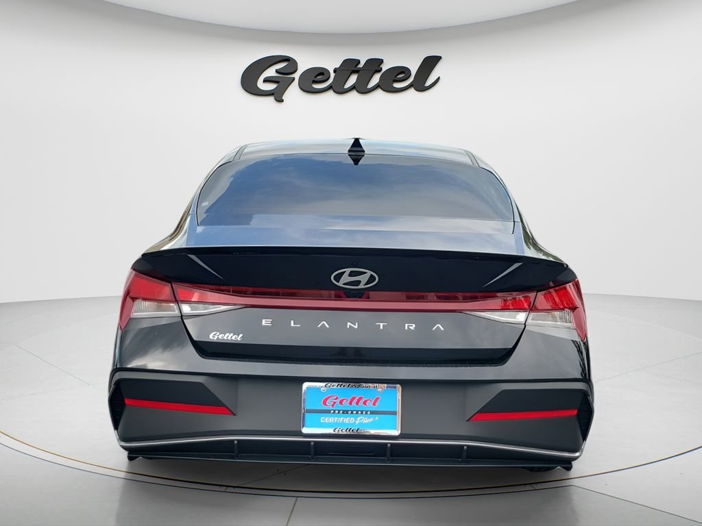 2025 Hyundai Elantra SEL - Photo 6
