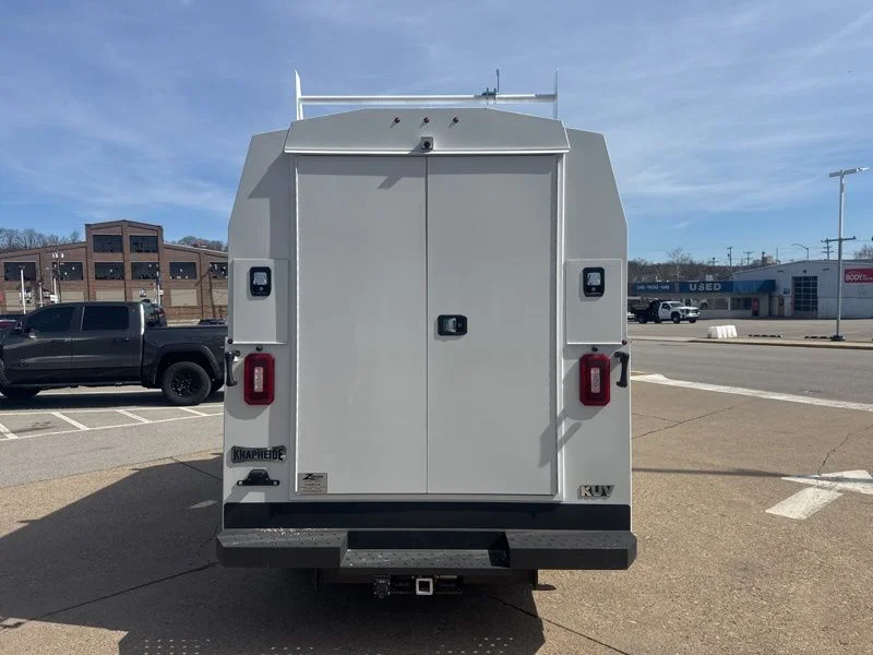 New 2026 Oxford White Ford E-350 SRW image 6